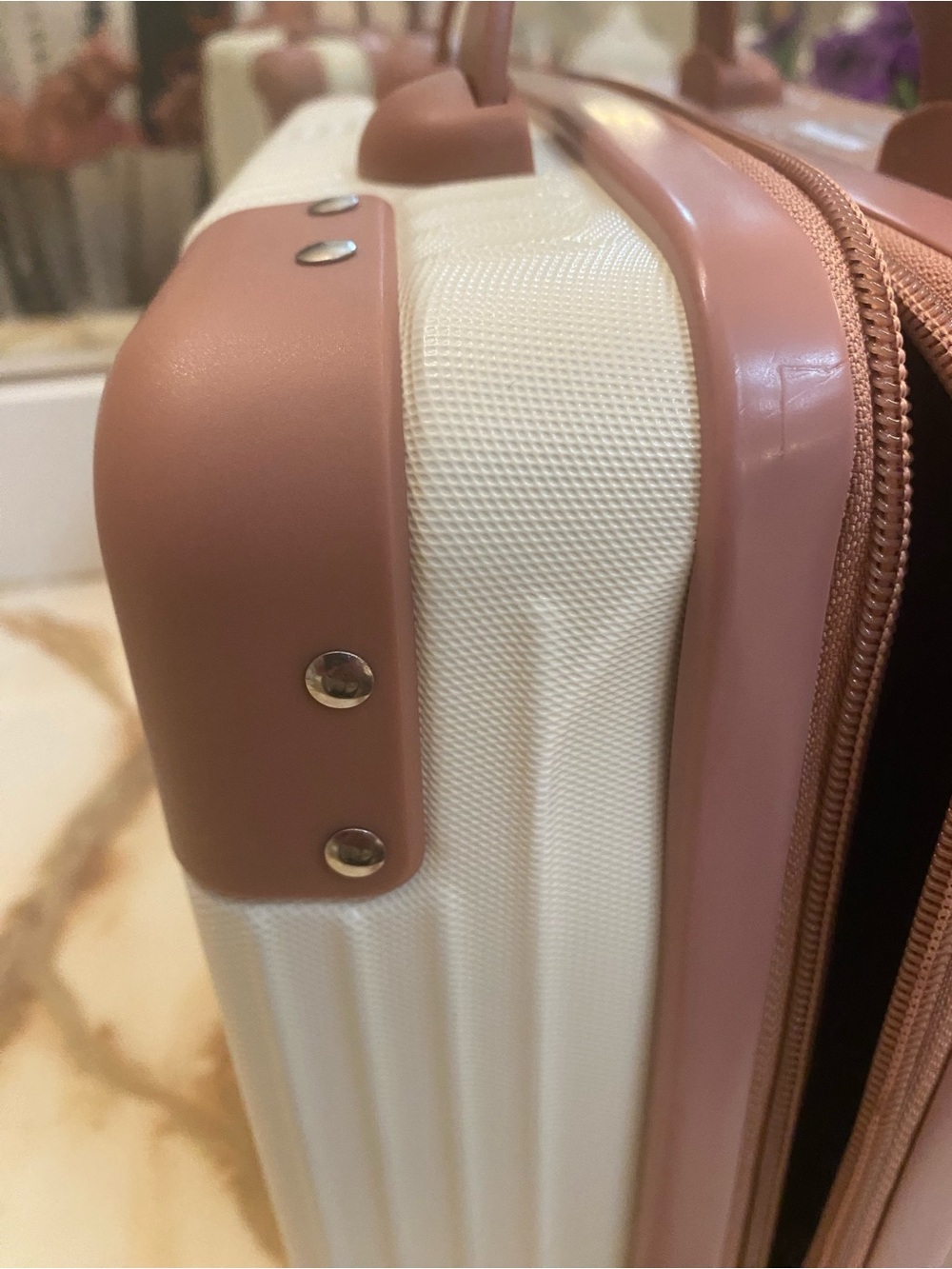 Compact Rose Gold Hard-Shell Cosmetic Case - Picture 9 of 12